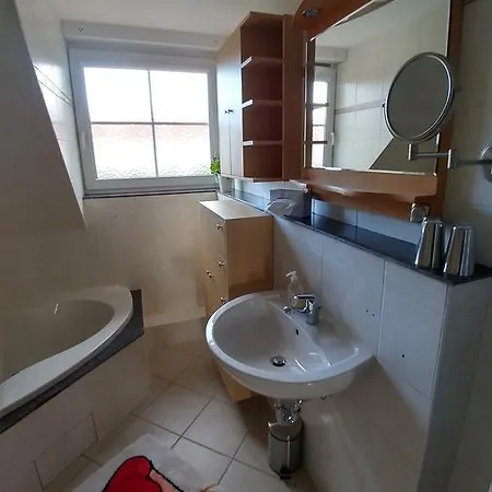 Vakantiehuis Messezimmer Laatzen Apo 3 *